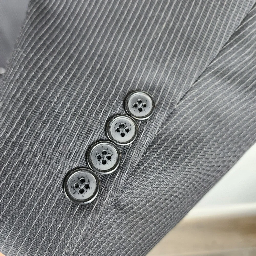 Calvin Klein Wool Blazer Jacket Mens 42R Gray Pinstripe Professional Preppy Work